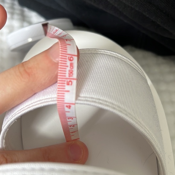 NWT WHITE PLATFORM SANDALS fits size 6 - Picture 11 of 11